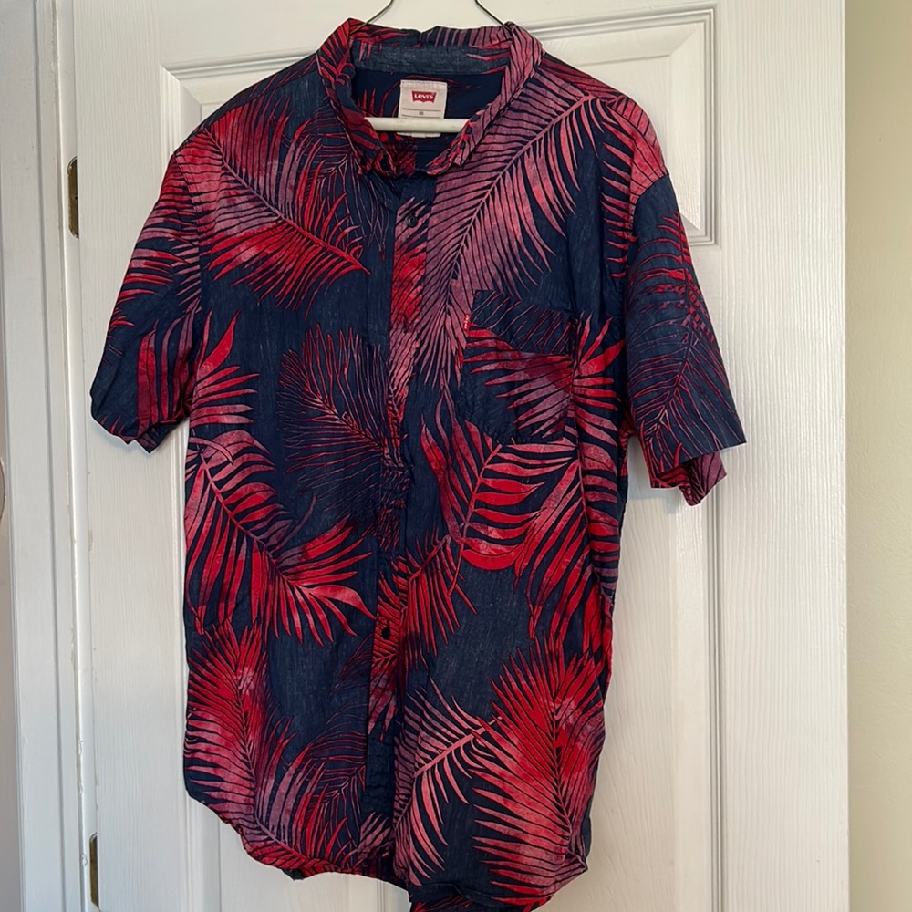 Levi’s men’s button down shirt